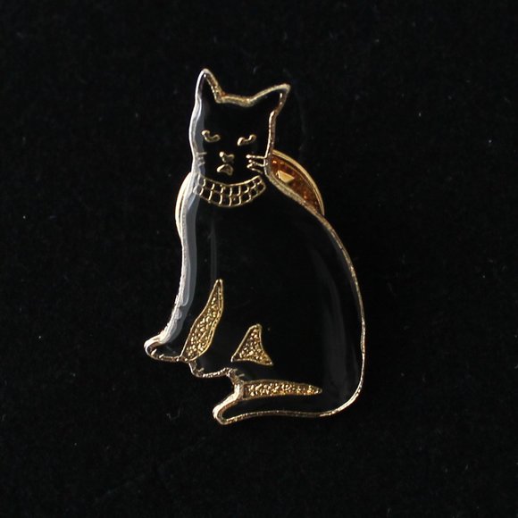 Cute but Angry Black Cat Gold Metal Hard Enamel Lapel Pin Badge by PWII - Picture 2 of 3